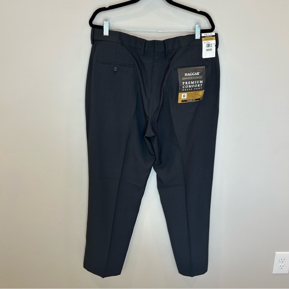 Men’s Haggar Premium Comfort Dress Pants, Charcoal, 38x30 - Picture 5 of 9